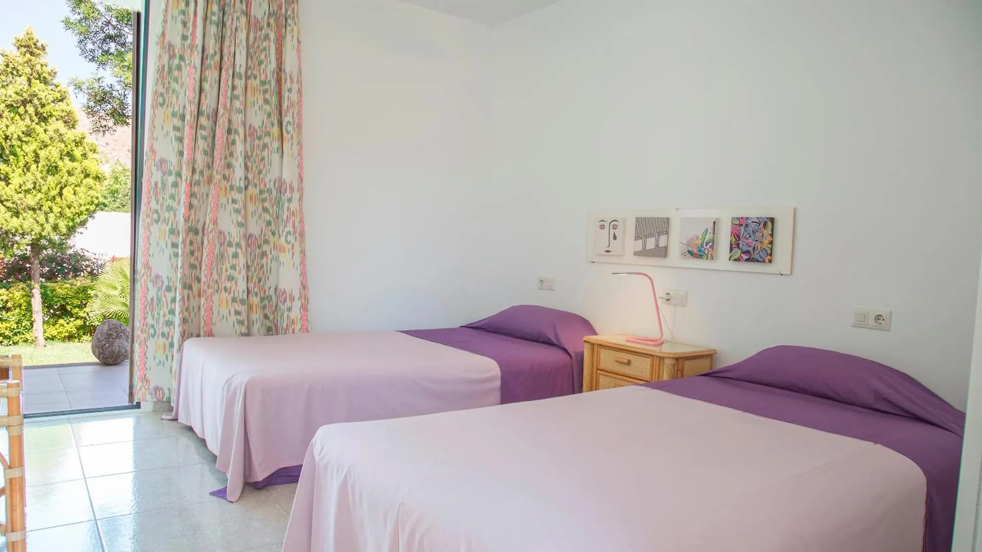 Chalet Can Francesc Wifi, Bbq, Garden, 200M From The Beach For 8 Port de Alcudia